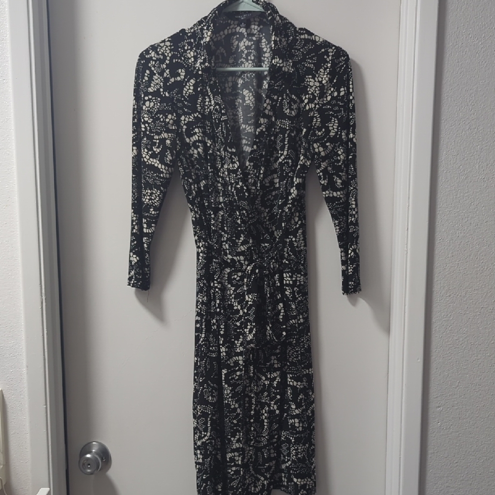 Classic Nine West Black and Cream Wrap Midi Dress